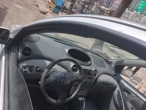 Toyota Vitz 2002 Silver