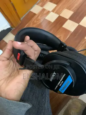 Photo - Sony MDR-7506 Headphones