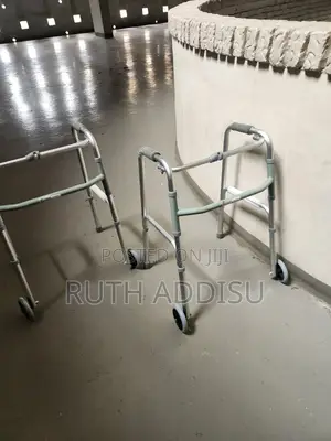 Photo - Ealderly Back Support Walking Aod朱明foldable Walker朱雀medical Walker