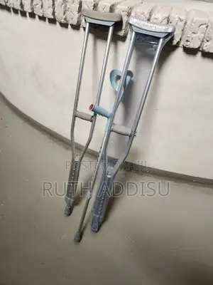 Elbow and Axillary Bilateral Crutches轟動medical Axillary Crutches New