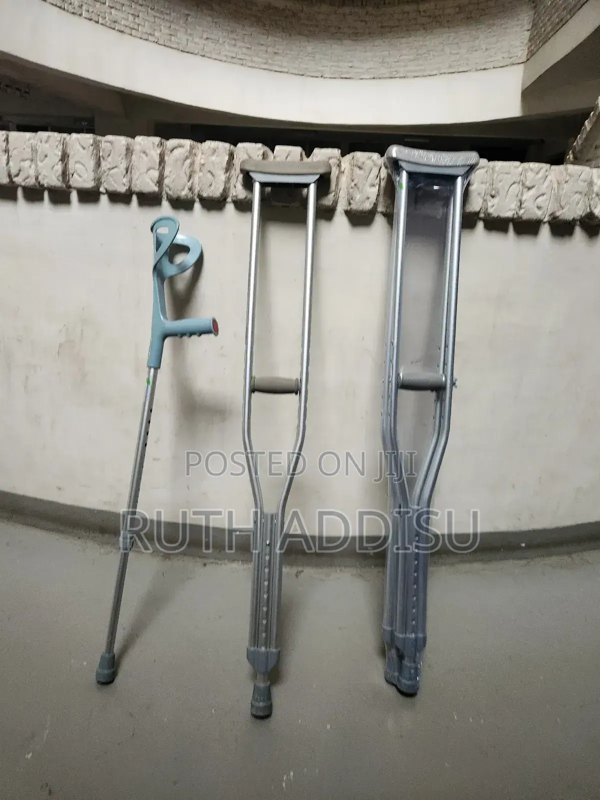 Axillary Bilateral Crutches奔跑brand New Almuniu Adjustable Height Crutc