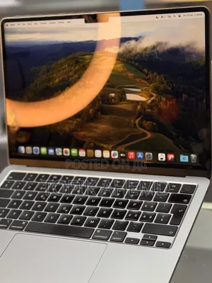 Photo - New Laptop Apple MacBook Air 2022 M2 8GB Apple M2 SSD 256GB