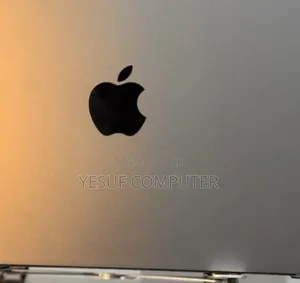 New Laptop Apple MacBook Air 2022 M2 8GB Apple M2 SSD 256GB