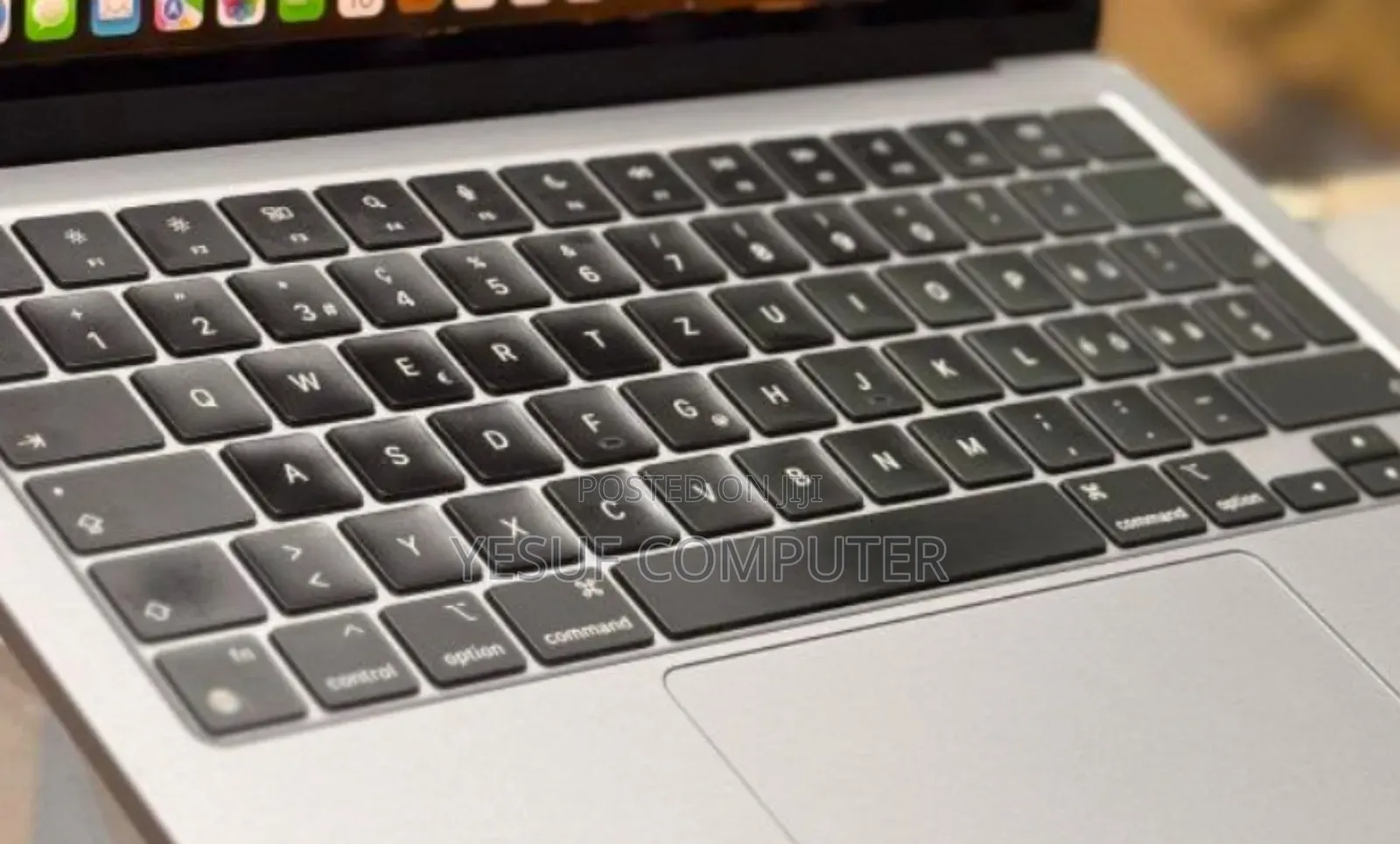 New Laptop Apple MacBook Air 2022 M2 8GB Apple M2 SSD 256GB