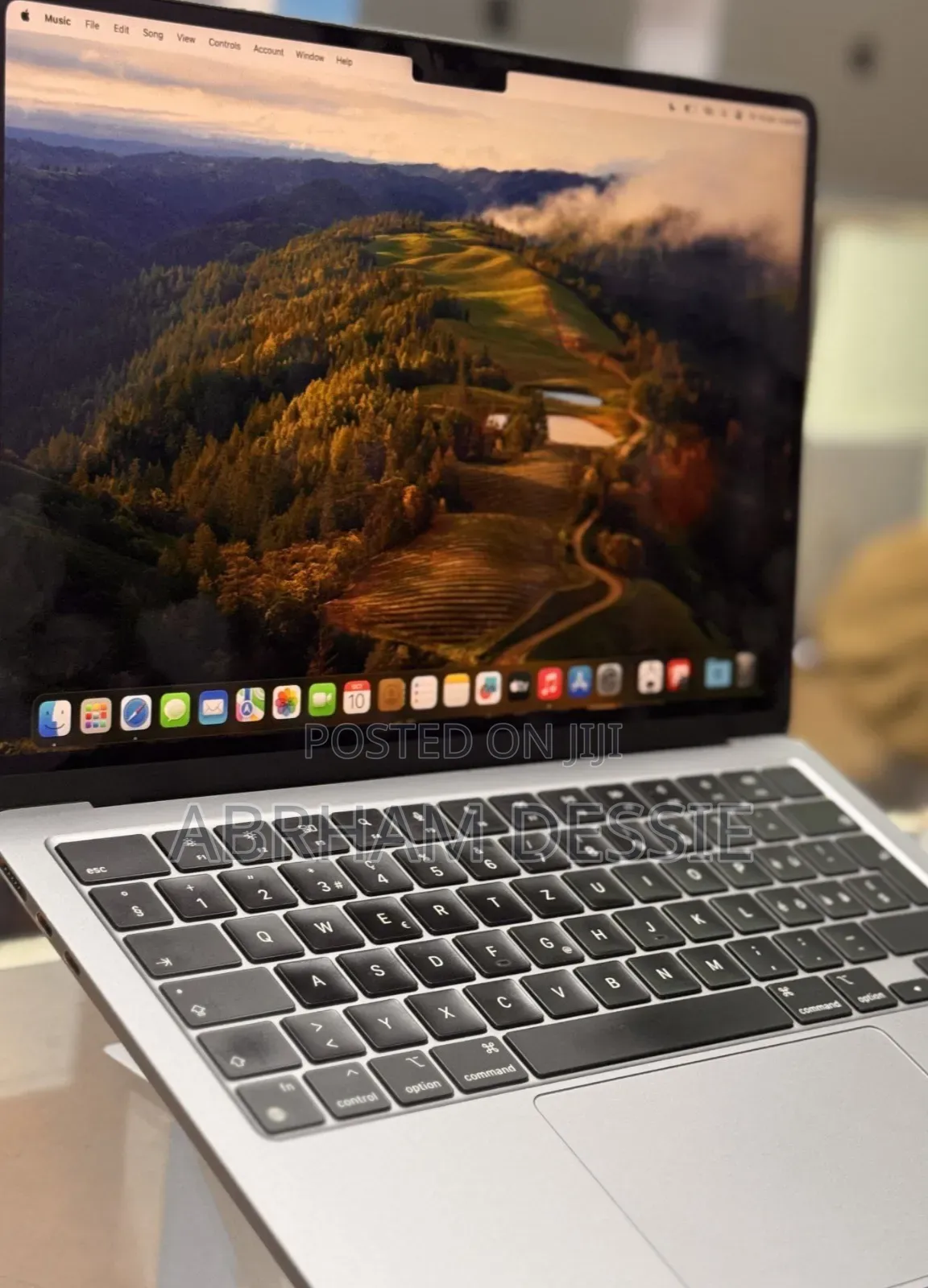 New Laptop Apple MacBook Air 2022 M2 8GB Apple M2 SSD 256GB