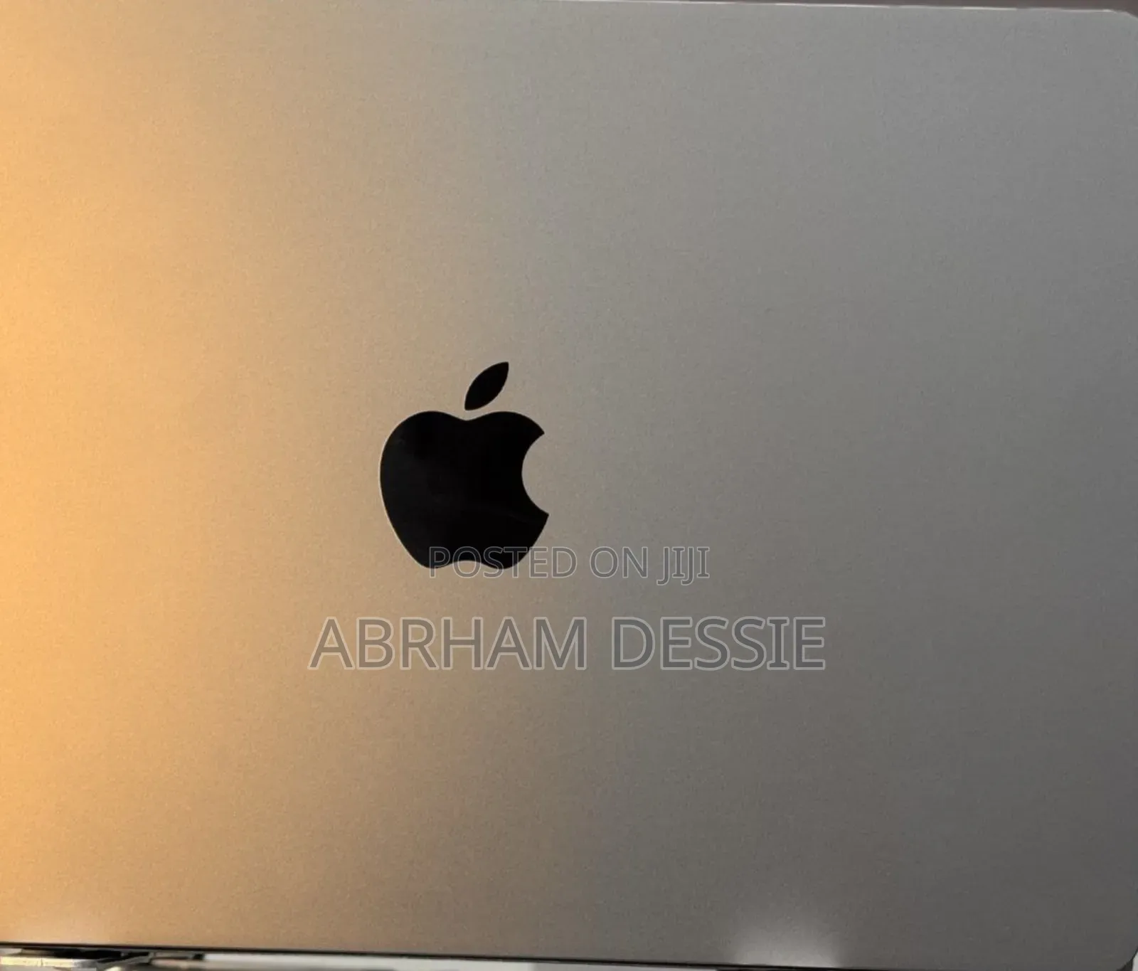 New Laptop Apple MacBook Air 2022 M2 8GB Apple M2 SSD 256GB