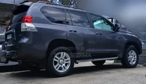 Toyota Land Cruiser 2010 Black