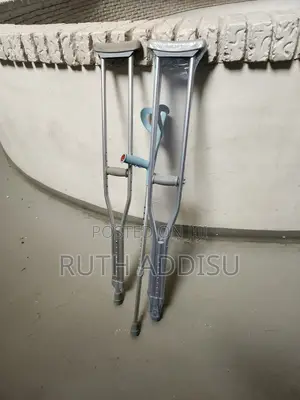 Photo - Axillary Bilateral Crutches忝你brand New Axillary Crutches重要elbow Crutch