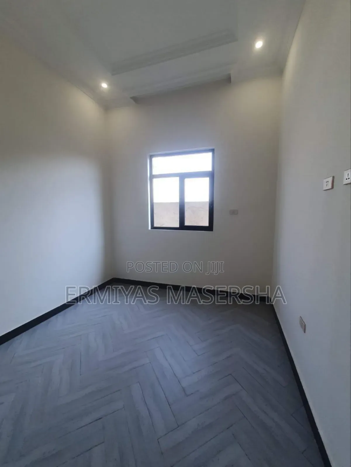 Furnished 5bdrm Villa in Yeka for sale