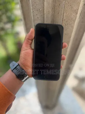 Photo - Apple iPhone 7 Plus 128 GB Black