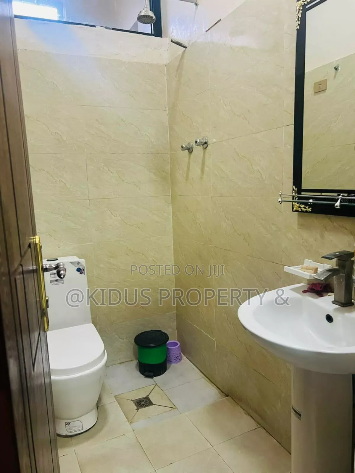 7bdrm Villa in Adisu Gebeya, Arada for sale