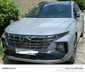 Photo - Hyundai Tucson 2022 Gray