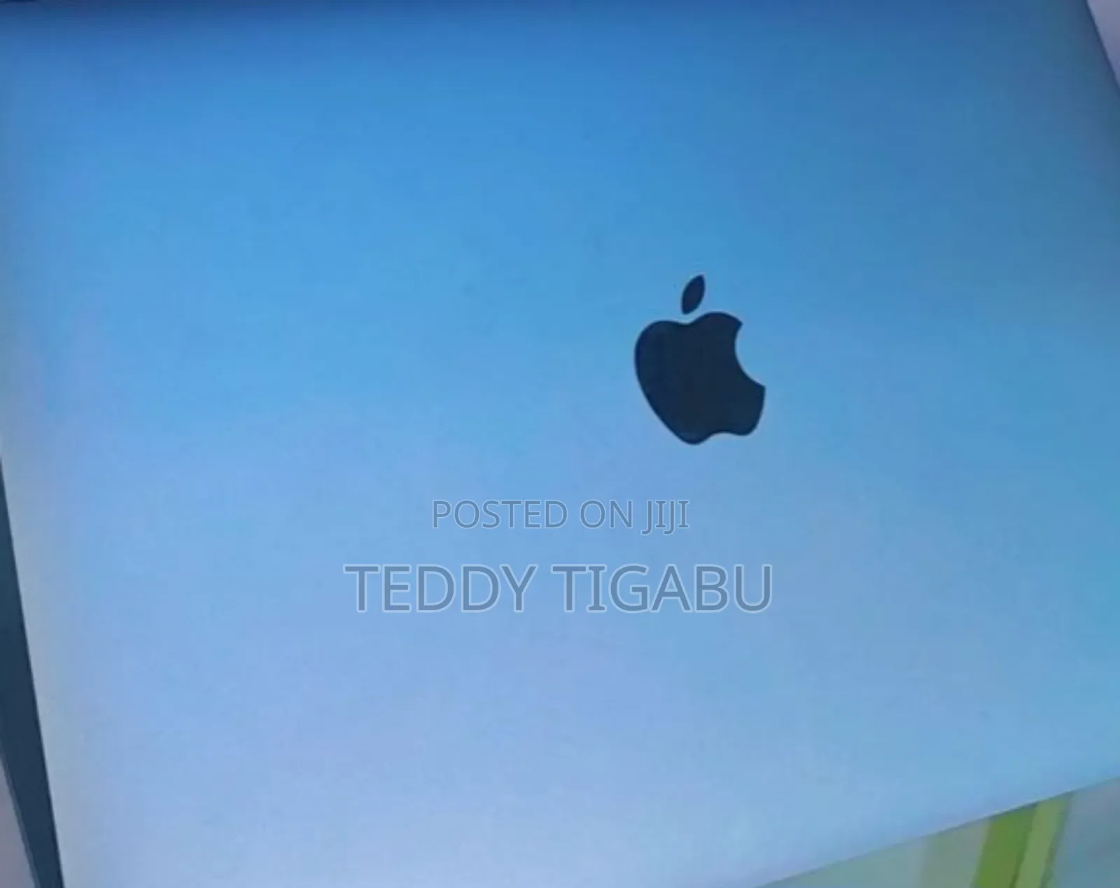 New Laptop Apple MacBook Pro 2020 M1 8GB Apple M1 SSD 256GB