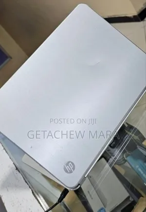 New Laptop HP Spectra 13 4GB Intel Core i5 SSD 128GB