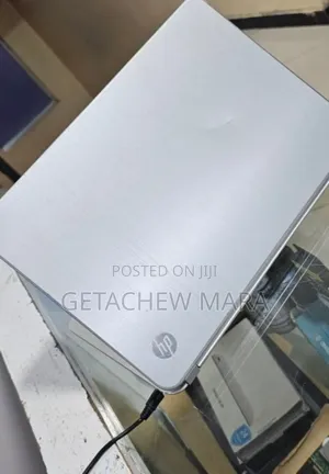 New Laptop HP Spectra 13 4GB Intel Core i5 SSD 128GB