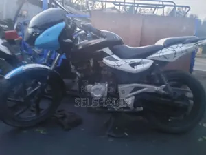 Bajaj Pulsar 180 2019 White