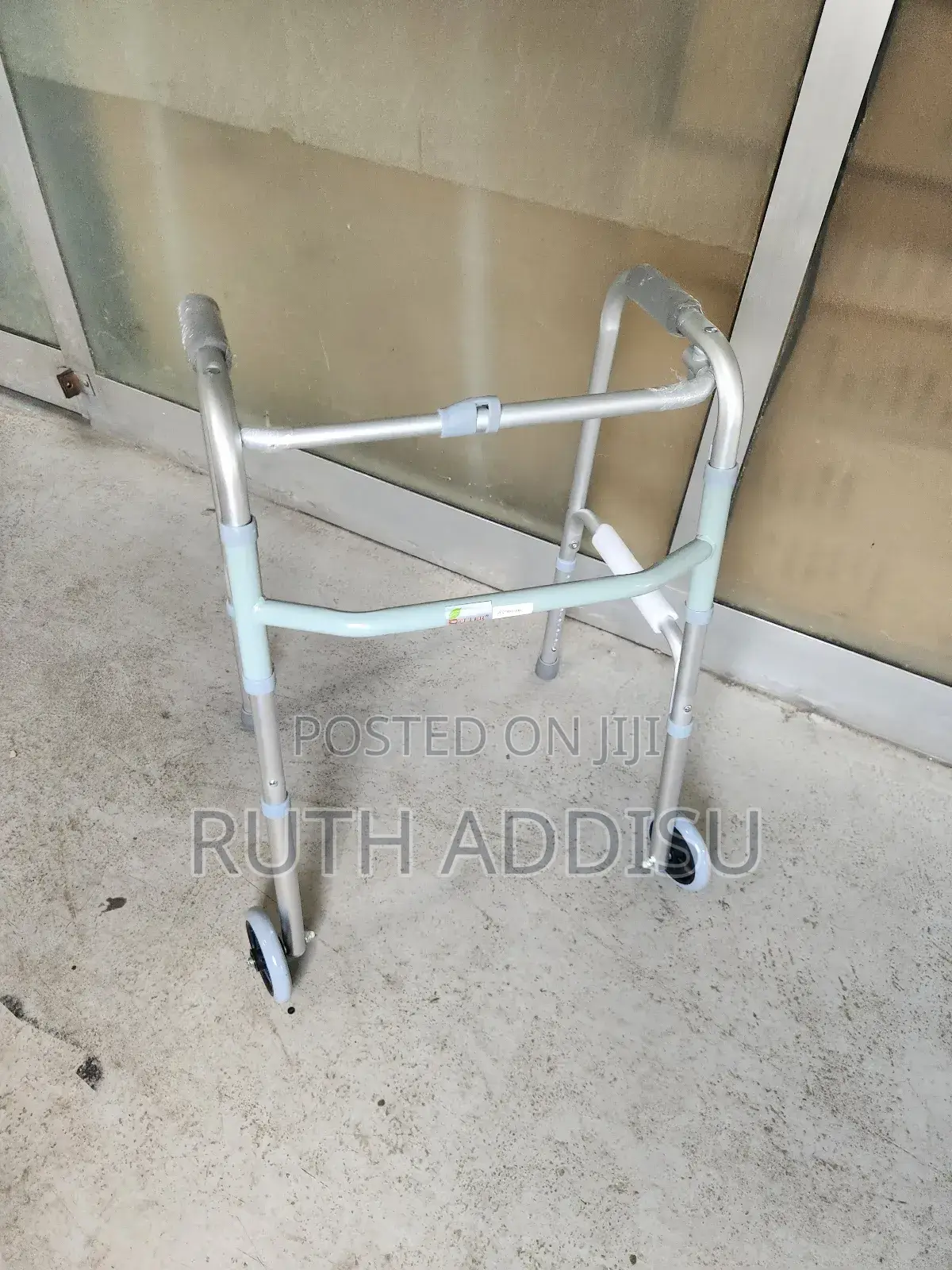 Foldable Frntal Rolator Walker軍人medcal Walker胺你walking Aid Walker New