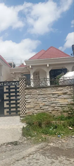 5bdrm Villa in Bole for sale