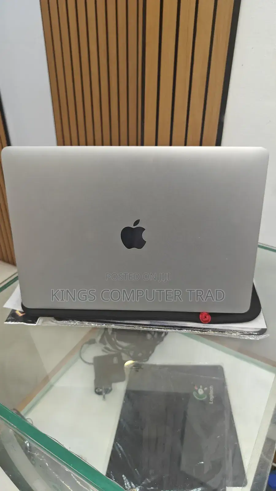 New Laptop Apple MacBook Pro 2020 8GB Intel Core I5 SSD 256GB