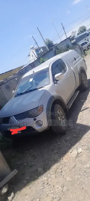 Photo - Mitsubishi L200 Single Cab 2.5 TD 4WD 2006 Silver