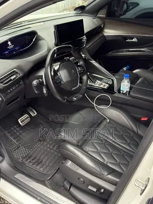 Peugeot 5008 2022 White