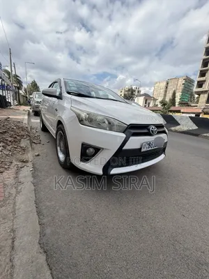 Toyota Yaris L Hatchback 5dr 2016 White