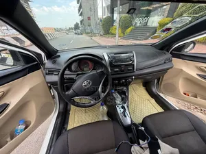 Toyota Yaris L Hatchback 5dr 2016 White