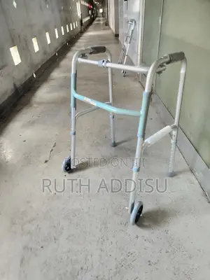 Front Wheels Walker Almunium Walker庫房walker Medical Walker朱我walker