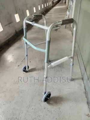 Photo - Physical Aid Walker吞併medical Walker喬治walker Almunium寄給walker Medical