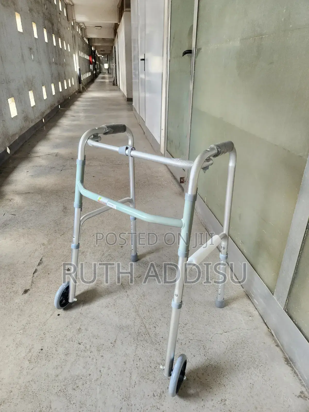 Axillary Bilateral Crutches廢墟axillary Crutches輕易axillary Crutches New