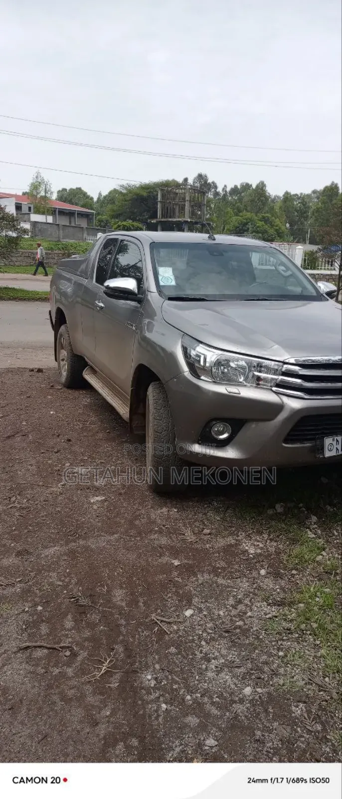 Toyota Hilux 2020 Gold