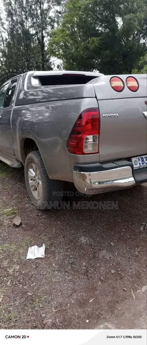 Toyota Hilux 2020 Gold