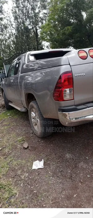 Toyota Hilux 2020 Gold