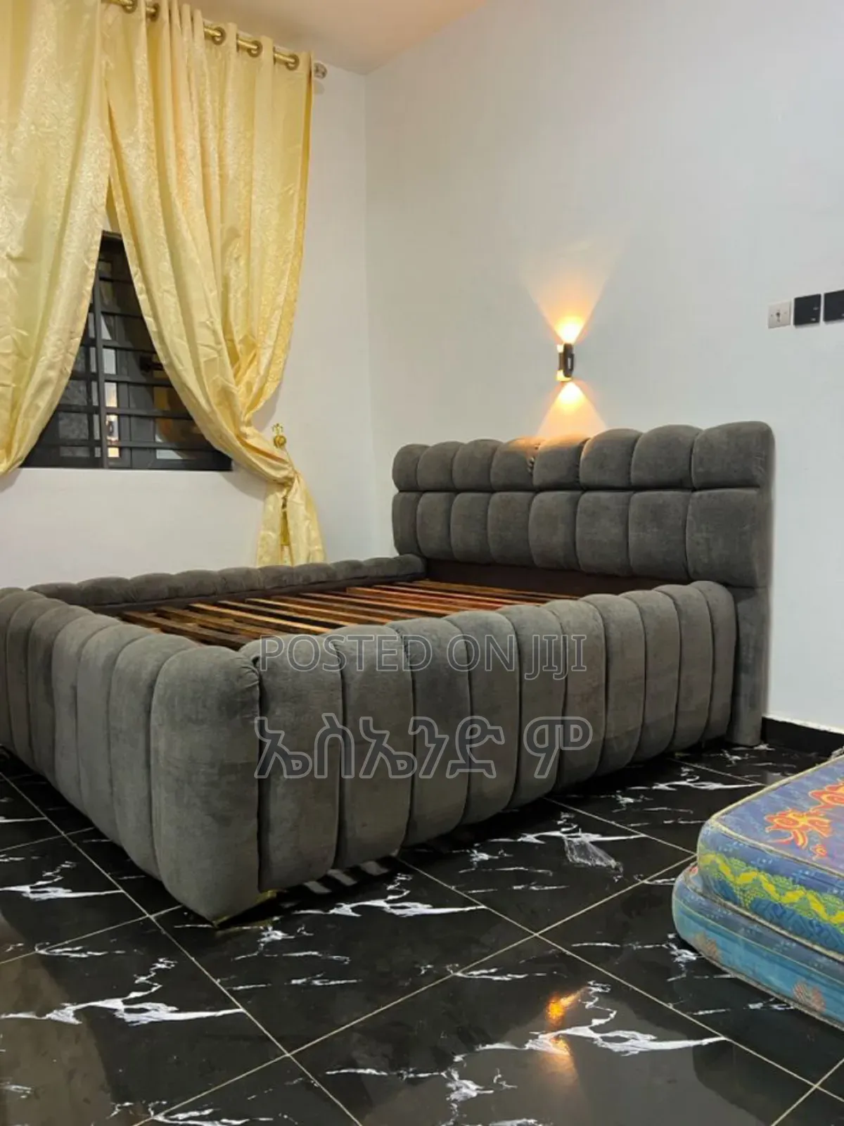 Teru Helm Queen Size Bed