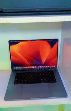 Photo - New Laptop Apple MacBook Pro 2023 M2 16GB Intel Core M2 SSD 1T