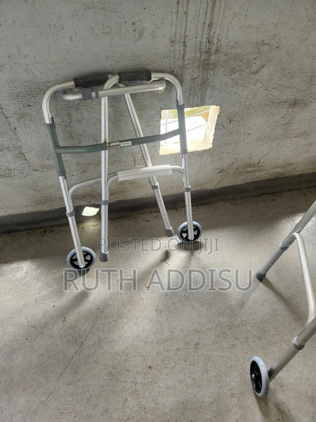 Foldable Walker埤不medical Almnium Adjustable Height Walker協調walker New