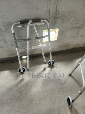 Photo - Foldable Walker埤不medical Almnium Adjustable Height Walker協調walker New