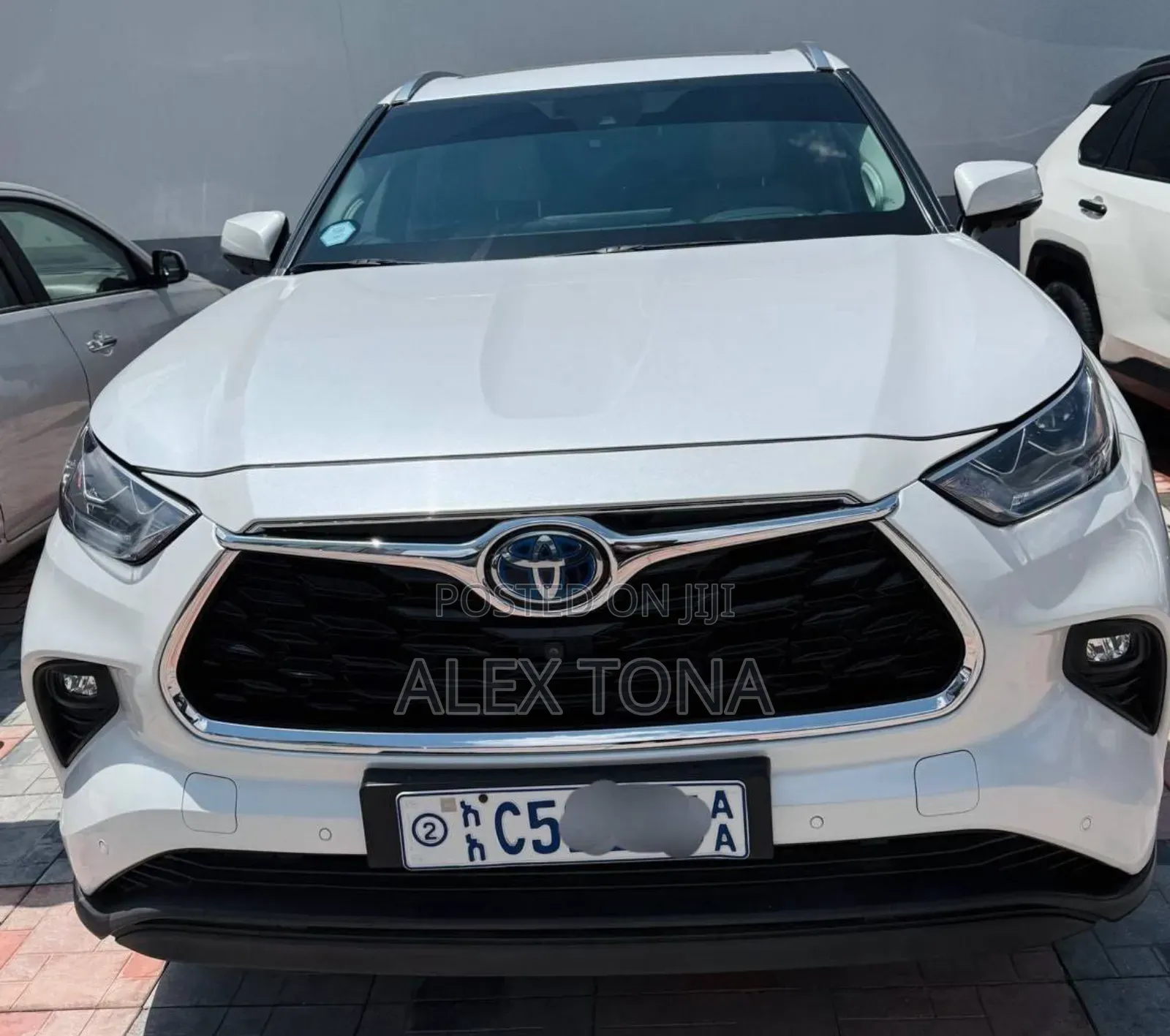 Toyota Highlander Hybrid 2023 White