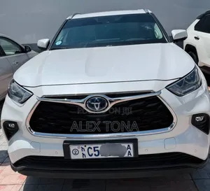 Toyota Highlander Hybrid 2023 White