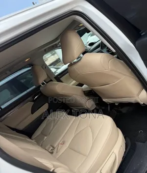 Toyota Highlander Hybrid 2023 White