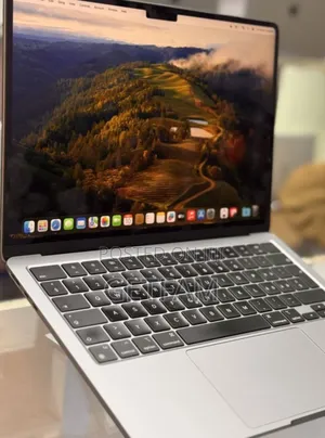 Photo - New Laptop Apple MacBook Air 2022 M2 8GB Intel Core M2 SSD 256GB