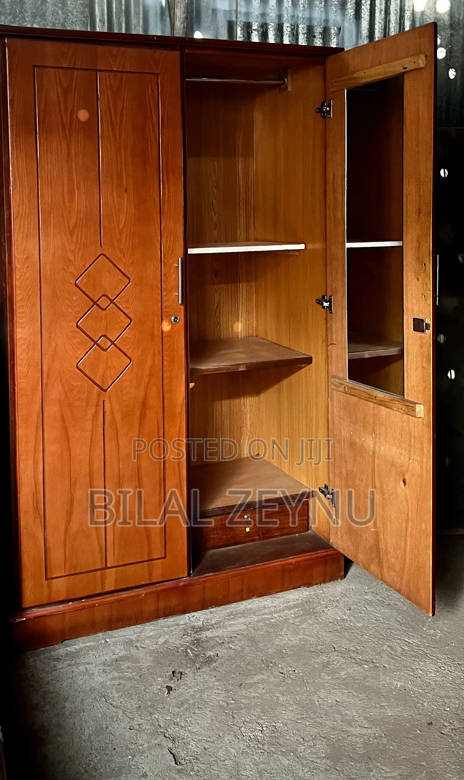 1:20 ቁምሳጥን አሪፍ ይዞታ ላይ ያለ