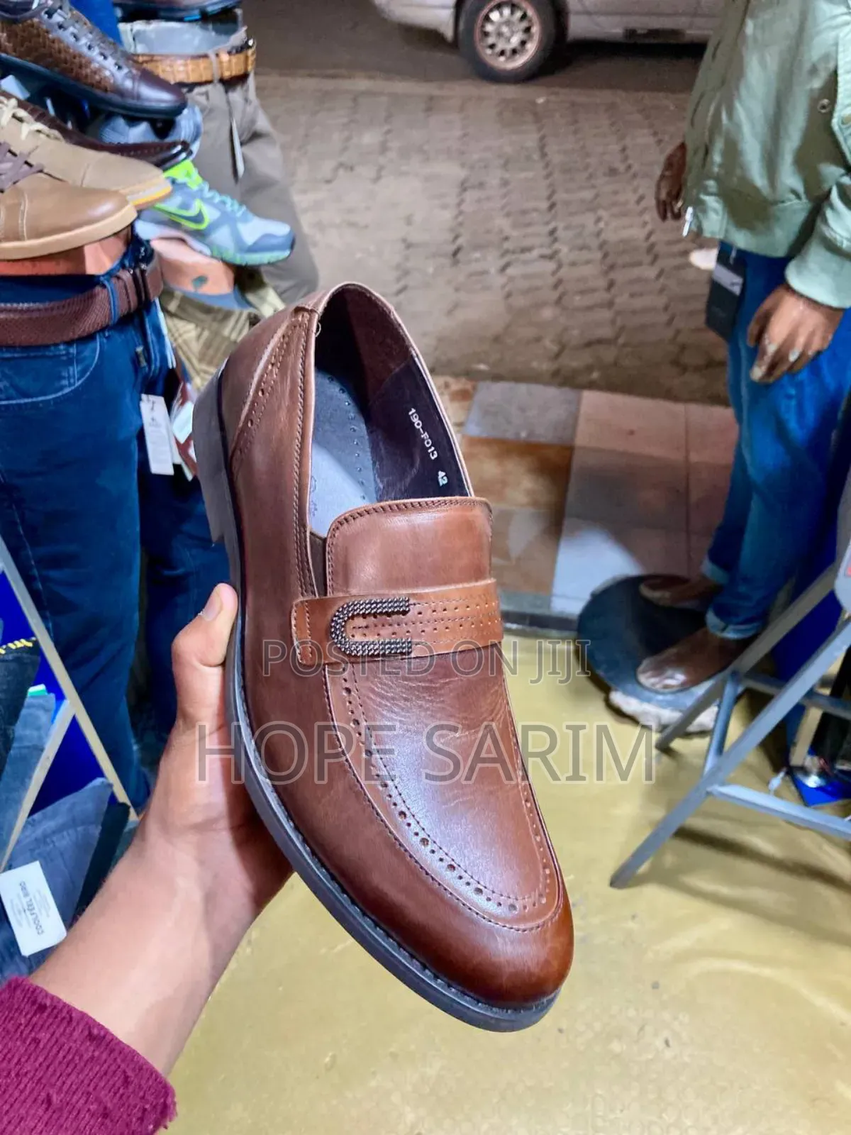 ምቻት ያላቸው የጨርቅ ጫማ Shoes