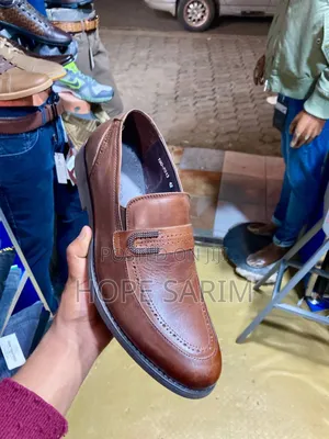 ምቻት ያላቸው የጨርቅ ጫማ Shoes