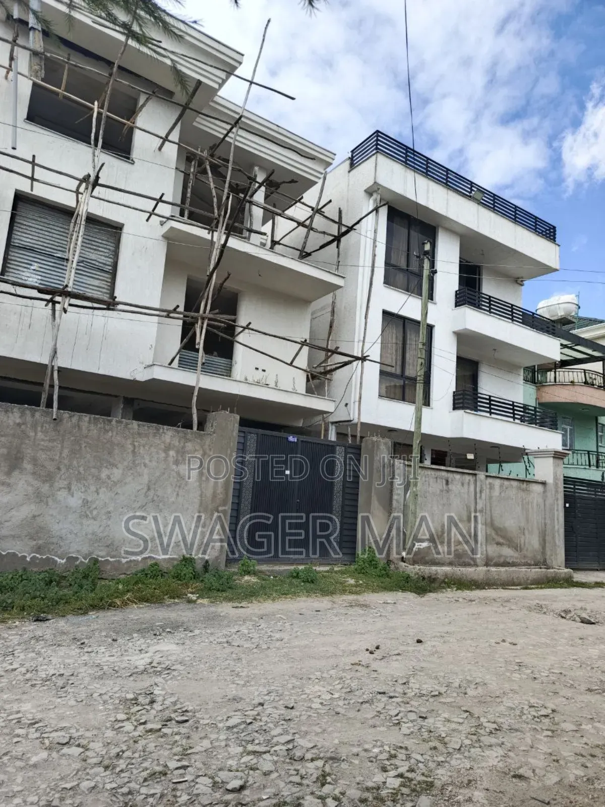 Furnished 7bdrm Townhouse/Terrace in Tafo Sheger, Yeka for sale