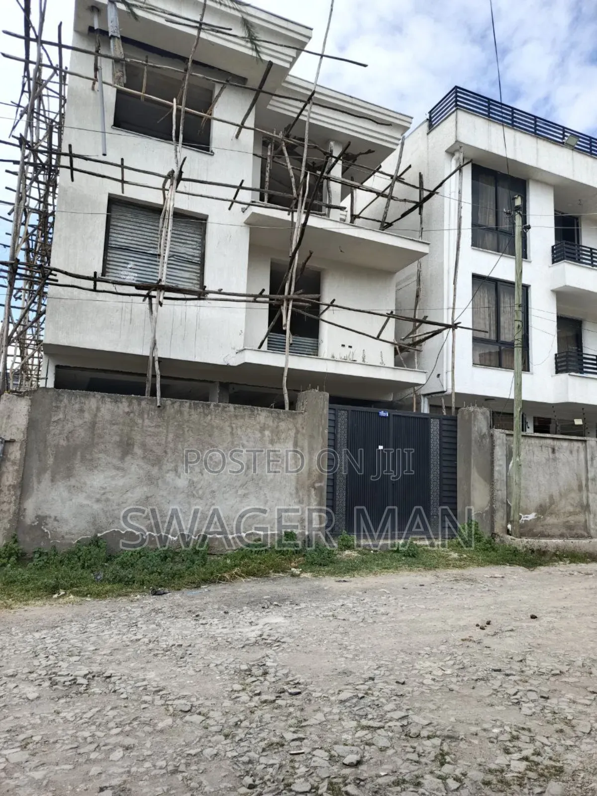 Furnished 7bdrm Townhouse/Terrace in Tafo Sheger, Yeka for sale