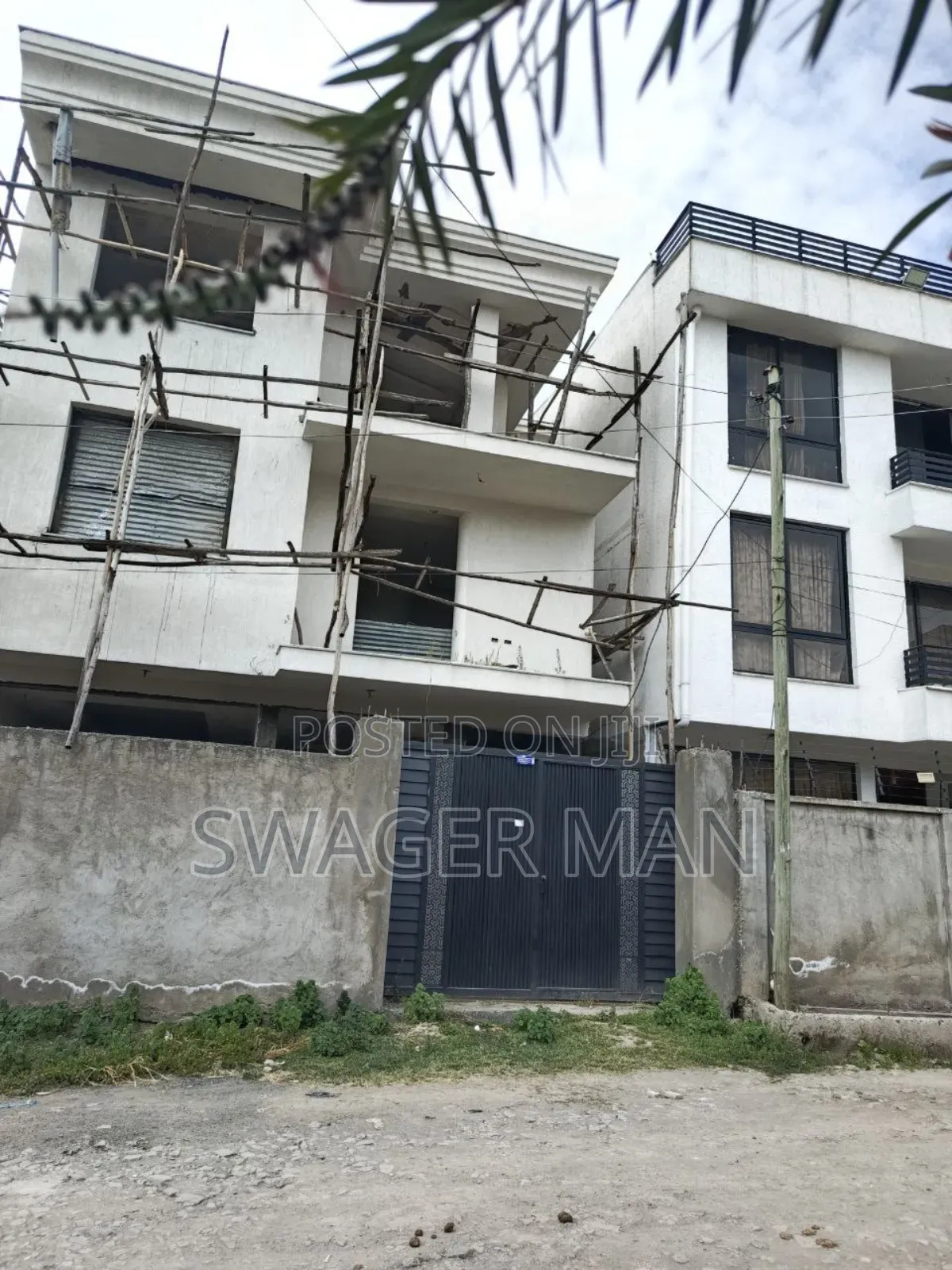 Furnished 7bdrm Townhouse/Terrace in Tafo Sheger, Yeka for sale