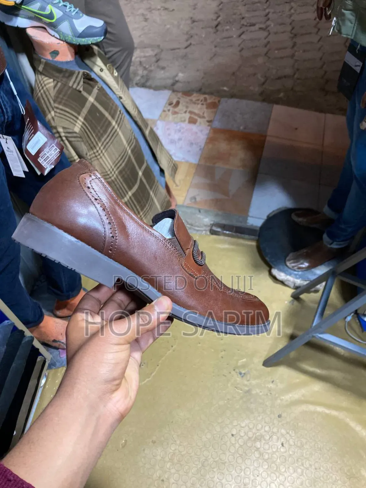 ምቻት ያላቸው የጨርቅ ጫማ Shoes