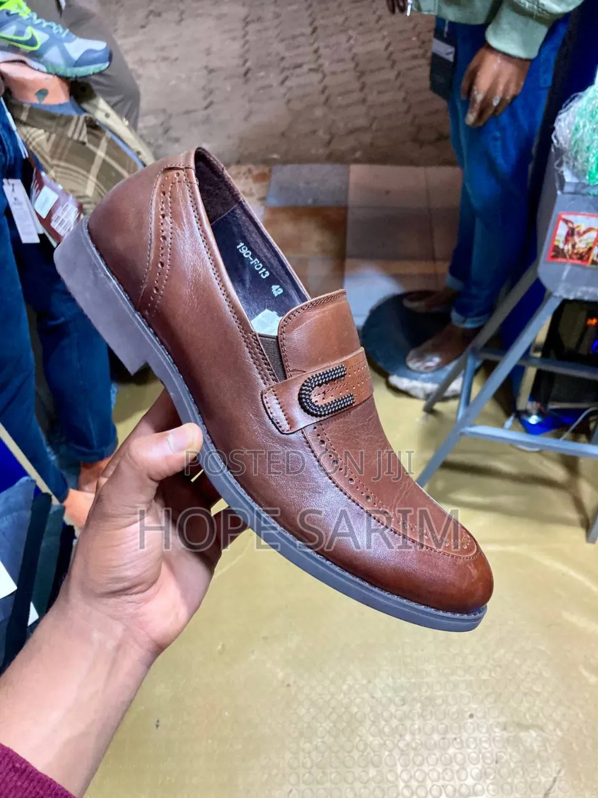 ምቻት ያላቸው የጨርቅ ጫማ Shoes