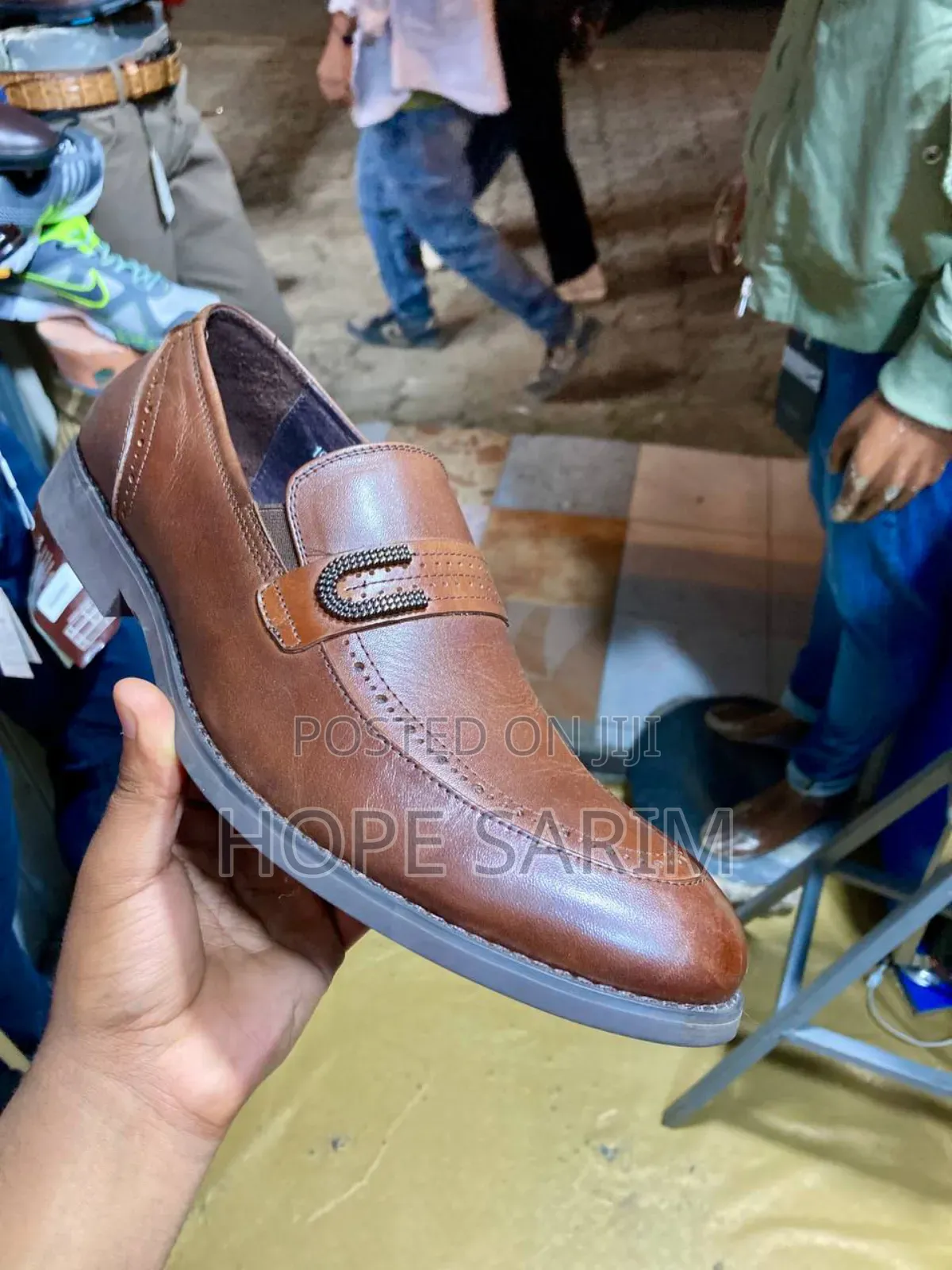 ምቻት ያላቸው የጨርቅ ጫማ Shoes